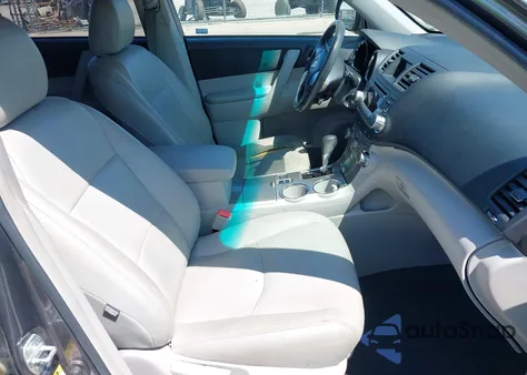 2011 Toyota Highlander Base V6 from USA, damaged, VIN 5TDBK3EH1BS084705